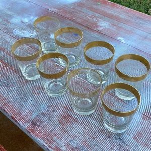 Set of 8 gold rimmed tumblers